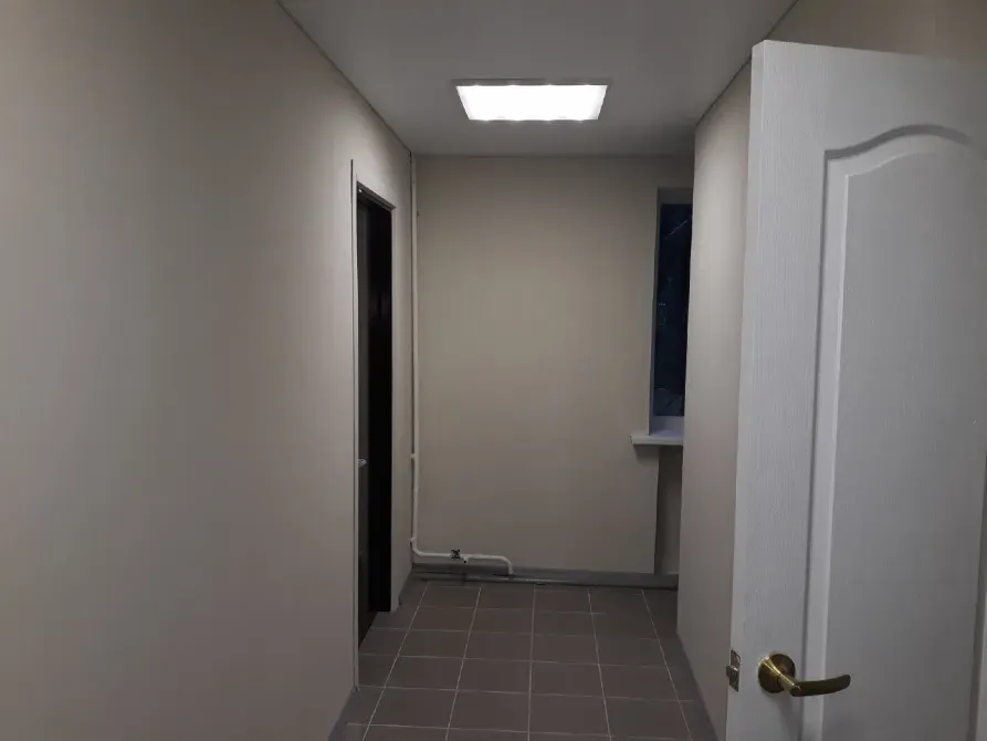 Продам приміщення з окремим входом. Будівельників 5а. Гарний ремонт- все як на фото, був "ОщадБанк". Дніпро - фото 11