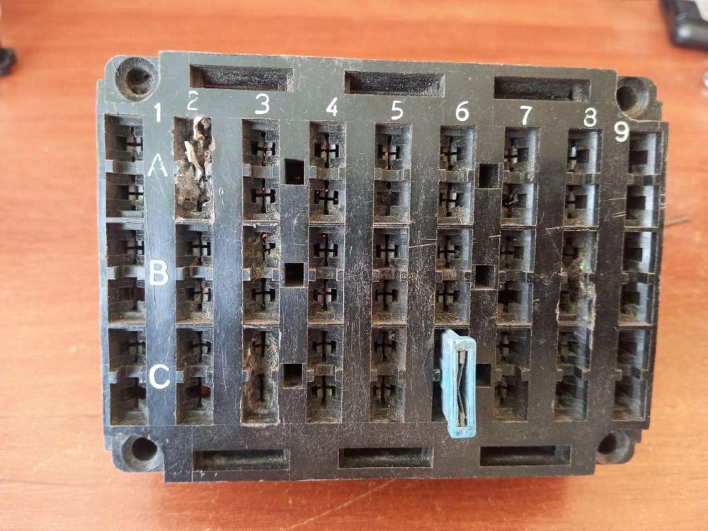 Блок предохранителей Б/У Полтава - изображение 1