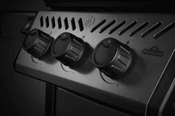 Газовый гриль Freestyle 365 с боковой горелкой Sizzle Zone и дверцей, графитовый F365DSIBPGT-RU Код: 010720 Ровно