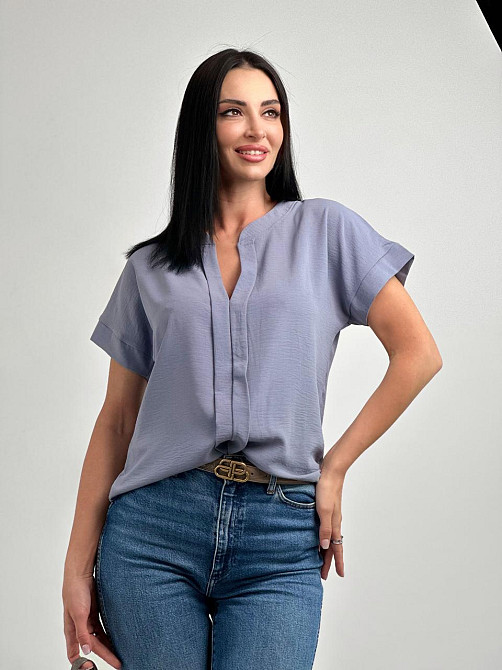 Однотонная летняя блуза 