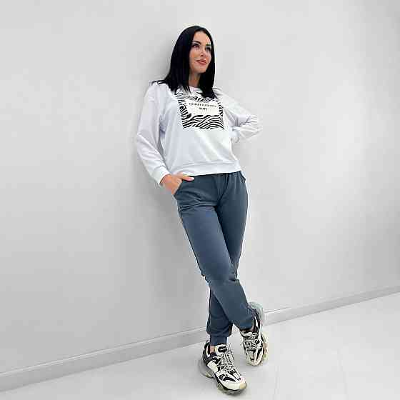 Трикотажный спортивный костюм с принтом 