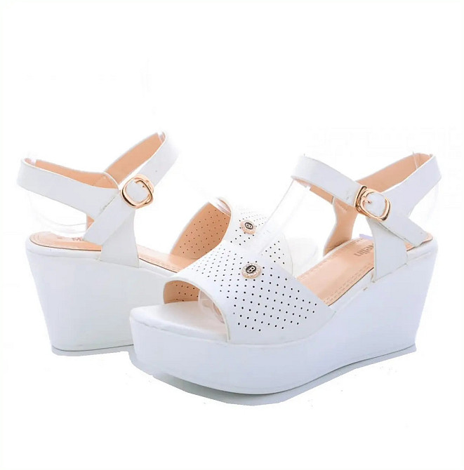 Женские Сандалии Босоножки на Танкетке Платформа Белые Летние (размеры: 38,39,40) - 15 Днепр - изображение 1