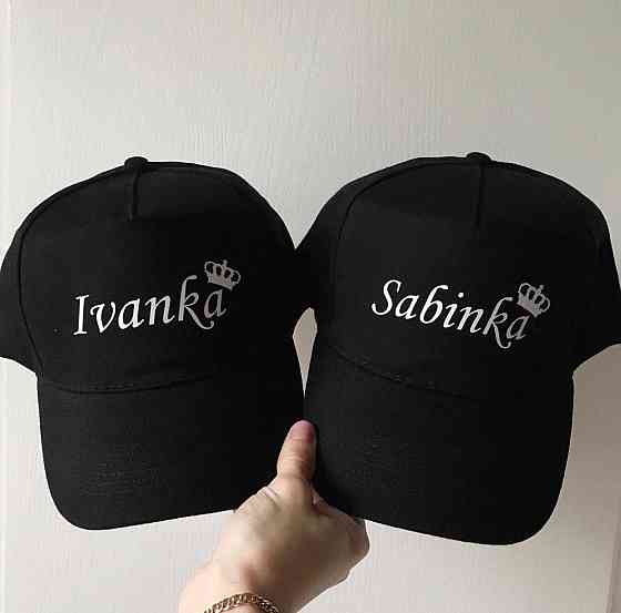 Чорна кепка з ім'ям Чернівці