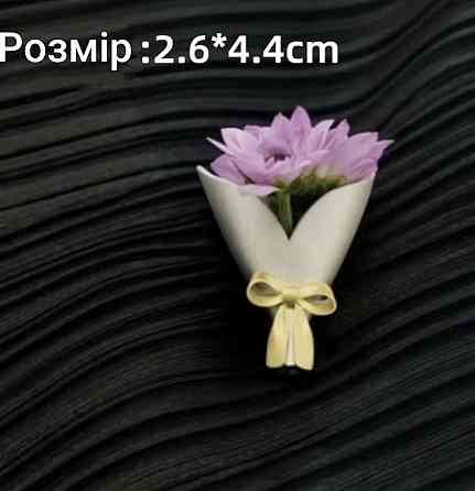 Брошка-тримач для квітів Сміла