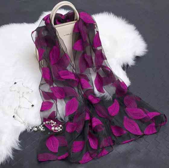 Женский шарф с малиновыми листьями - размер 180*68см, полиэстер Киев