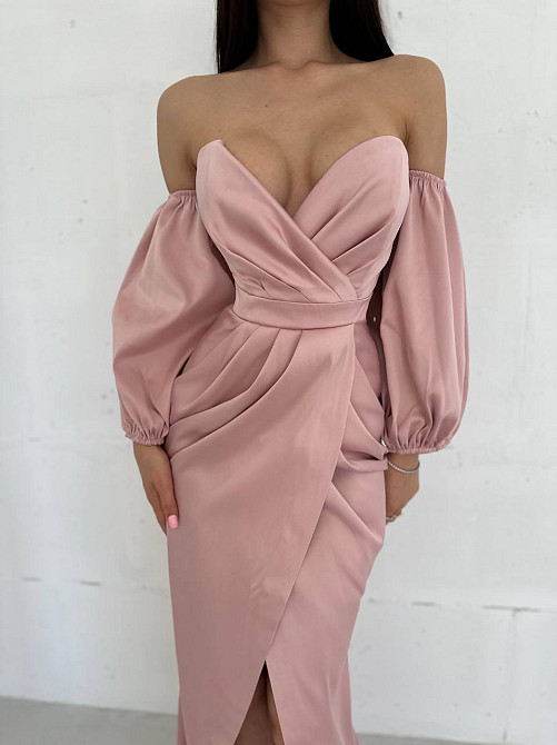 Женское роскошное вечернее платье со шлейфом и съемными рукавами из королевского атласа Пудровый, S Одесса - изображение 4