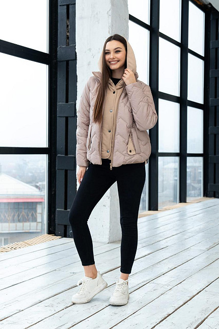 Жіноча стильна стьобана демісезонна коротка куртка.  44-54р Київ - фото 5