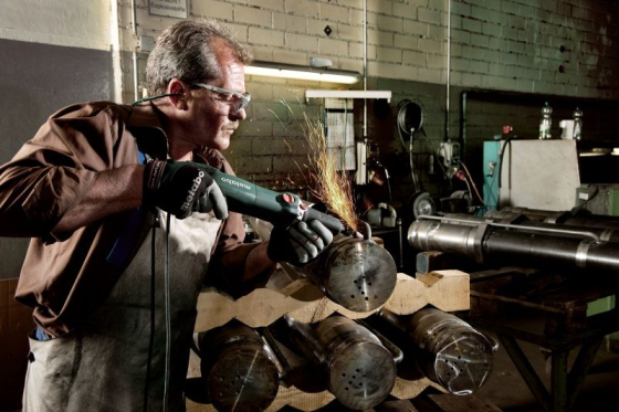 Профессиональная прямая шлифовальная машина Metabo GE 710 Plus : 710 Вт, об.х. 35000 об/мин, цанга 6мм, вес 1.6 кг Киев