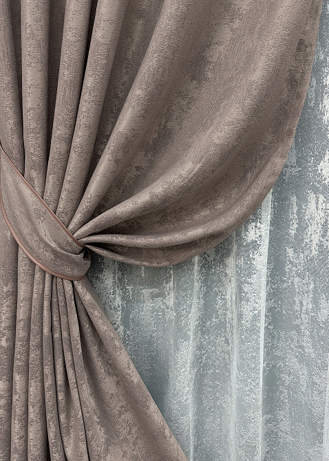 Комплект штор VR-Textil Жаккард Мрамор 150х270 2шт и Тюль 500х270 1669ш-1400т Какао с белым 71-008/4 Киев - изображение 4