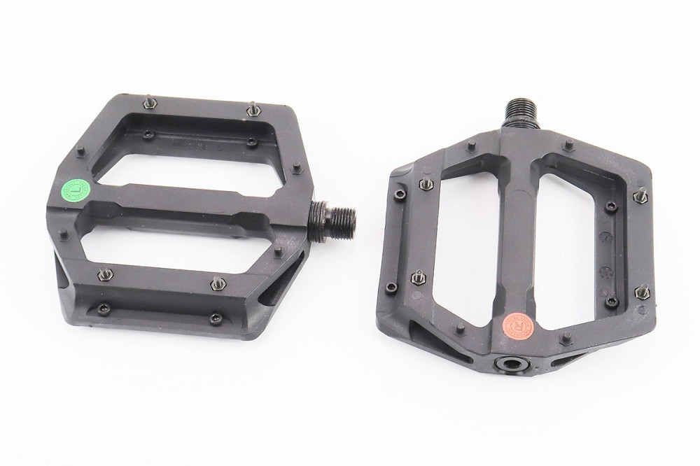 Педалі MTB широкі 9/16" (117x110x25.5mm) зі знімними шипами, пром-підшипник (6*13*5), пластикові, чорні NW-613B Київ - фото 1