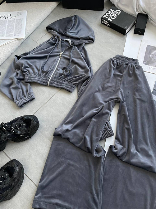 Женский прогулочный оверсайз костюм двойка: кофта и штаны турецкий велюр. Графит Одесса - изображение 3