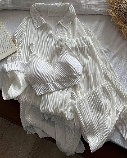 Жіночий легкий базовий костюм-трійка: сорочка топ і штани плісе Молочний, 48/50 Одеса - фото 5