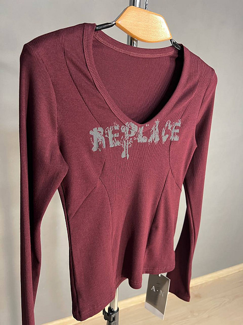 Лонгслів жіночий A-N 25079 рубчик реглан v-виріз з написом принт корсетні шви one size, бордовий, one size Київ - фото 11