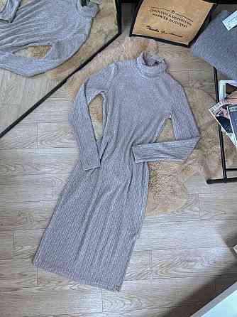 Жіноче витончене стильне плаття з розрізом збоку трикотаж машинне в'язання Сірий, 46/48 Одеса