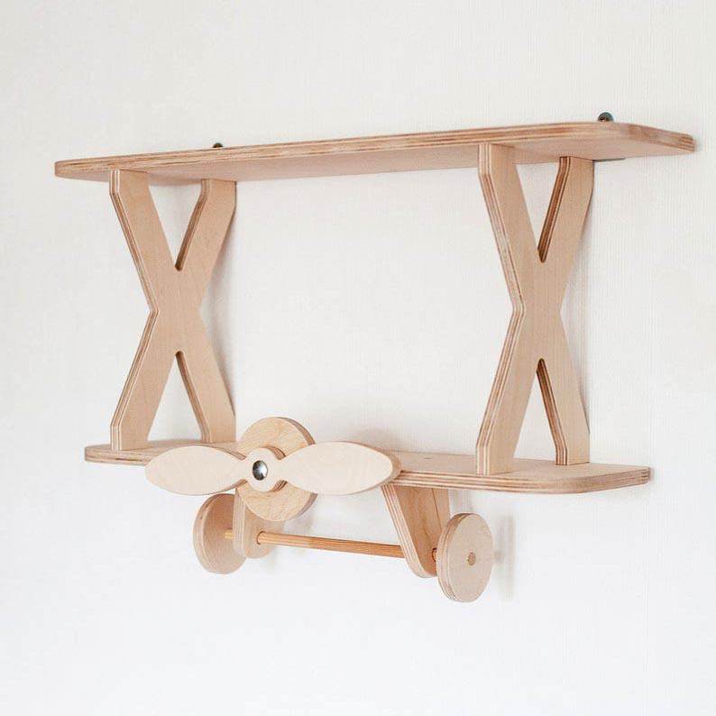 Настенная книжная полка 