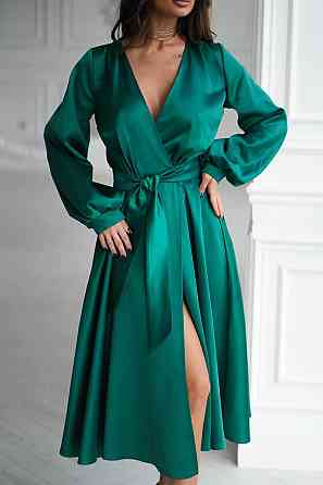 Жіноча сукня з запахом, з атласу Одеса