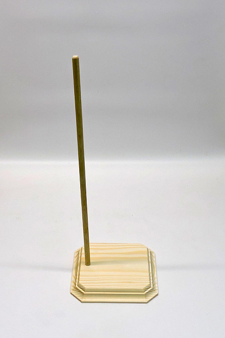 Подставка для кукол 