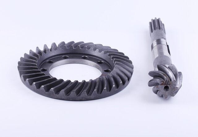 Головна пара заднього моста (шестерня ведена Z-8/10 + шестерня ведуча Z-35) ДонгФенг Мукачево - фото 1