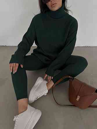 Женский прогулочный оверсайз костюм: свитер в рубчик оверсайз и лосины с эффектом утяжки вязка Хаки Одесса