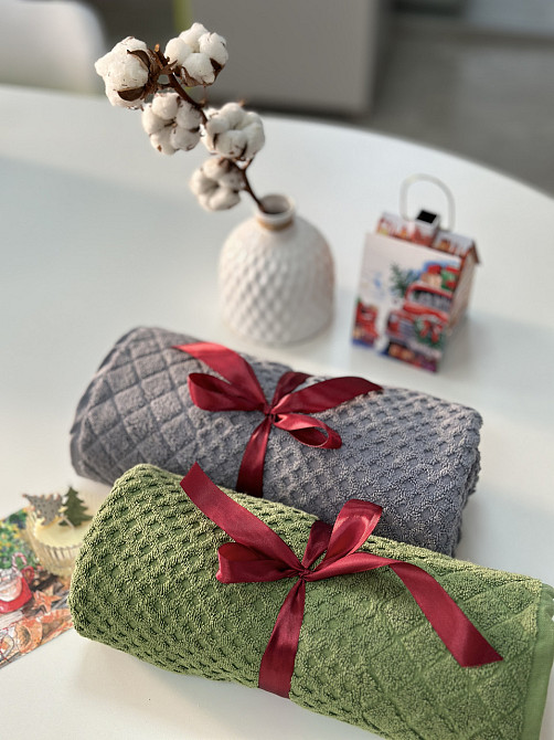 Махровое банное полотенце с подарочной ленточкой 70х140 550 г/м2, Клетка Черновцы - изображение 1