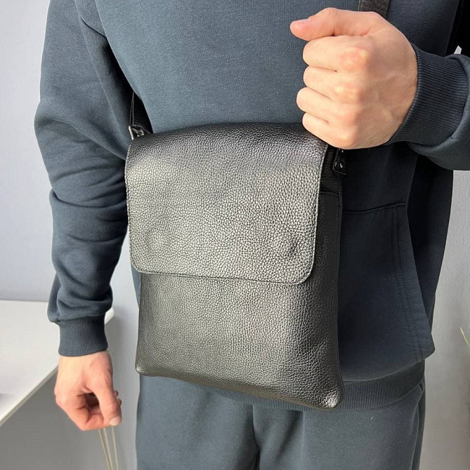 Чоловіча шкіряна сумка через плече каркасна містка маленька, чорнаMasterSem Київ - фото 5