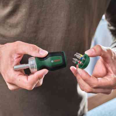 Набір викруток Bosch з тріскачкою, 6 насадок, руків&apos;&apos;я TPR , 111мм, сталь CrV (1.600.A03.2UY) Вінниця