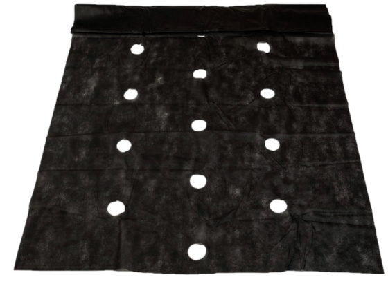 Агроволокно Shadow чорне з перфорацією 3 отвори, 50 г/м², 1.6×100 м Дніпро