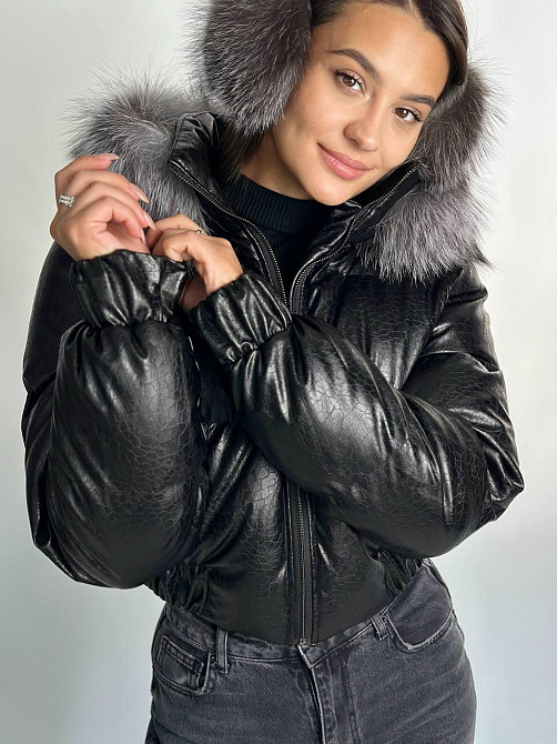 Женский зимний пуховик короткий черный с натуральным мехом Харьков - изображение 8