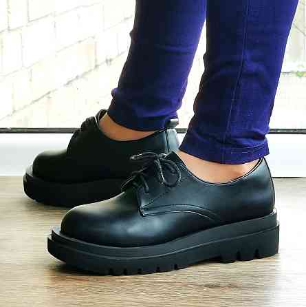 Жіночі Чорні Туфлі Броги Кросівки на Танкетці Оксфорди Шкіряні (розміри: 36,37,38,39,40,41) — 6-26 Дніпро