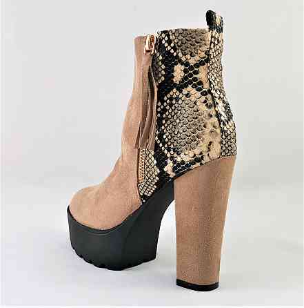 Жіночі Черевики Бежеві на Підборах і Платформі Замшеві Ботильйони Модельні (розміри: 38,39) - 24 Дніпро