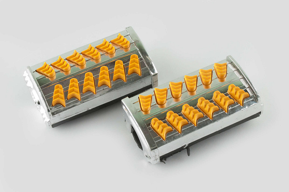 Гумки підніжок водія Delta (жовті із хромованою вставкою mod:1) XJB Київ - фото 1