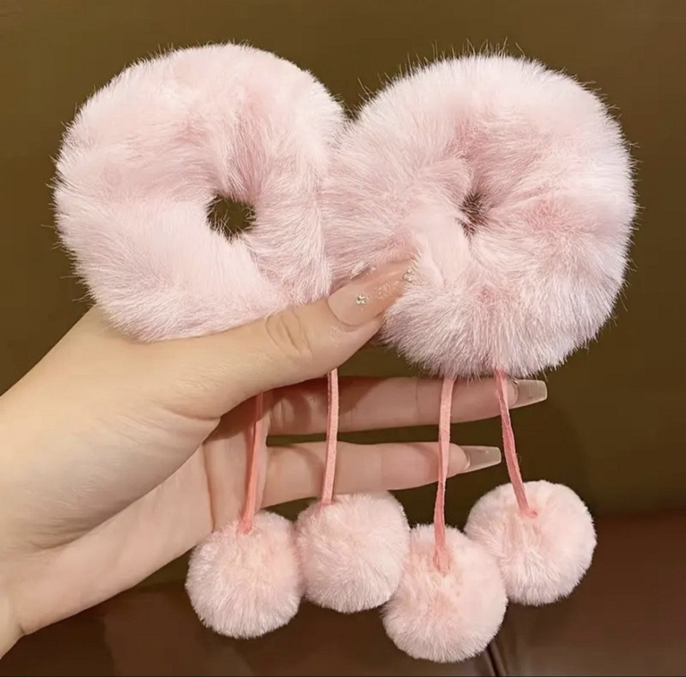 Гумки для волосся з хутра 2 шт Рожевий Сміла - фото 1