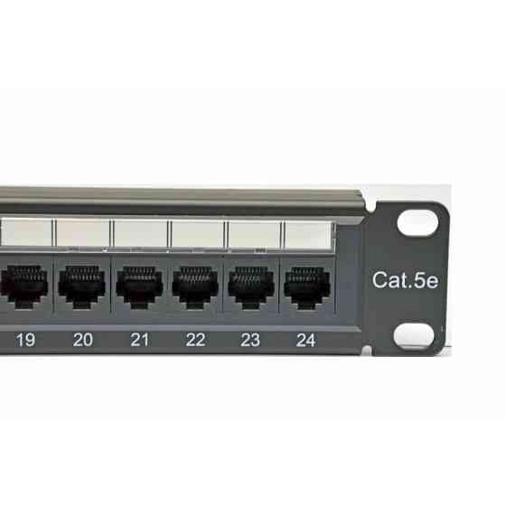 Патч-панель CMS 19" 24хRJ-45 UTP, кат. 5e з організатором кабелю Київ