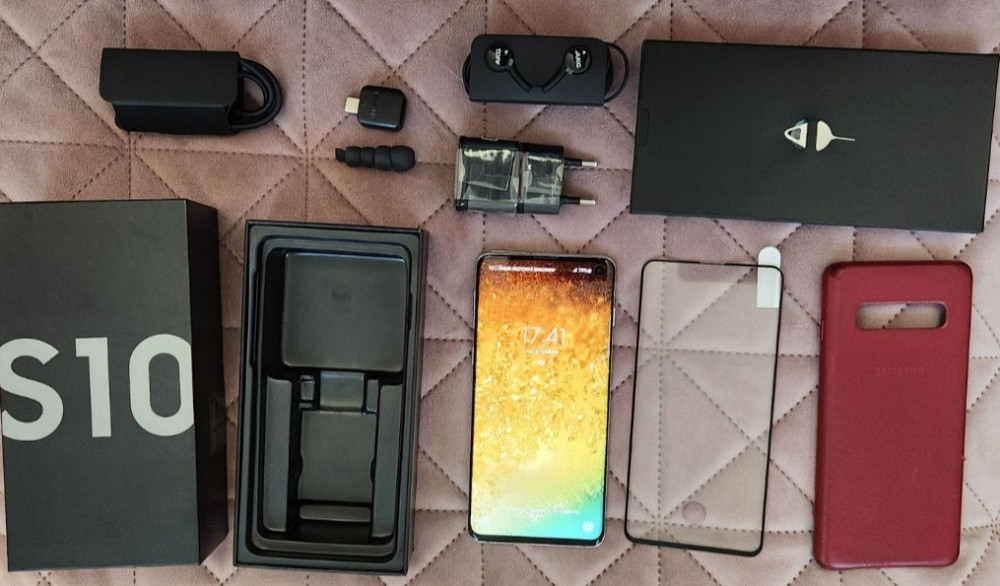 Смартфон: Samsung S10 Київ - фото 1