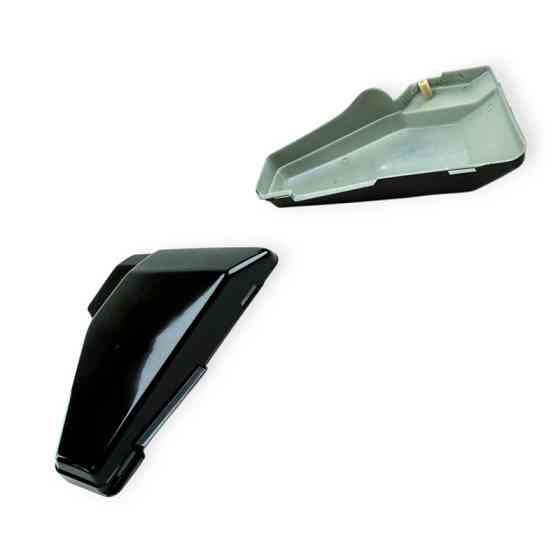 Пластик Альфа чорний (пара) бардачка Мукачево