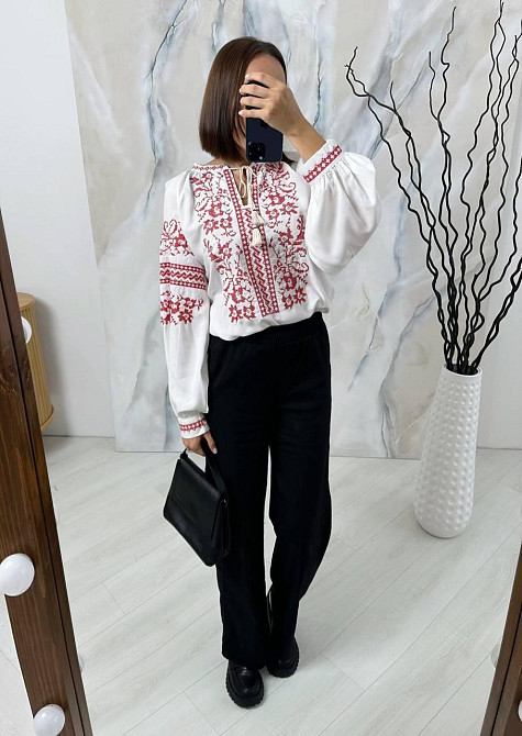 Женская современная вышиванка с красной вышивкой 80% коттон, 20% полиэстер Белый, 44 Одесса - изображение 3