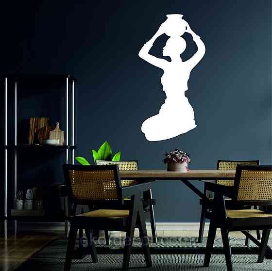 Декоративне настінне Панно «Дівчина з глечиком», Декор на стіну Київ