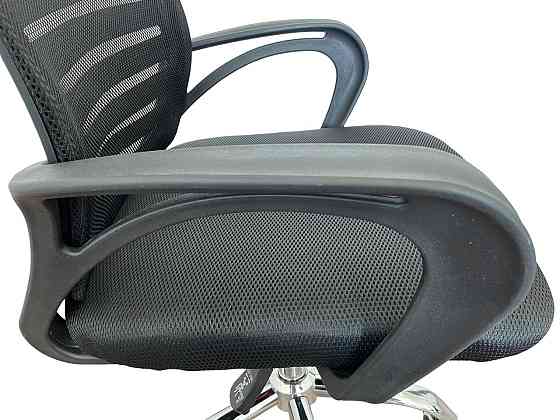 Офісне крісло керівника Tehforward Barsa хром Tilt Чорний Дніпро