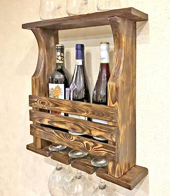 Настенная винная полка 