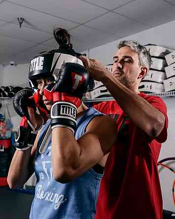 Боксерський шолом TITLE MMA Command Black/White/Red M Київ