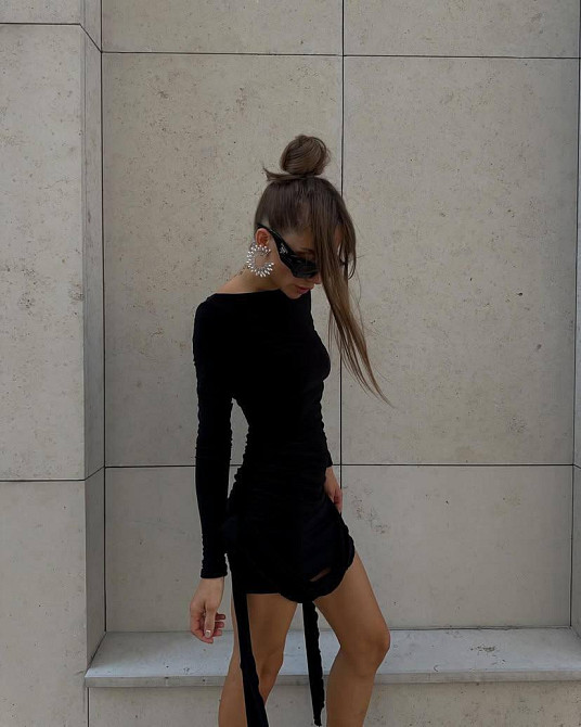 Жіноча стильна мінісукня з драпіруванням і трояндами трикотаж масло Чорна, 42/44 Одеса - фото 2