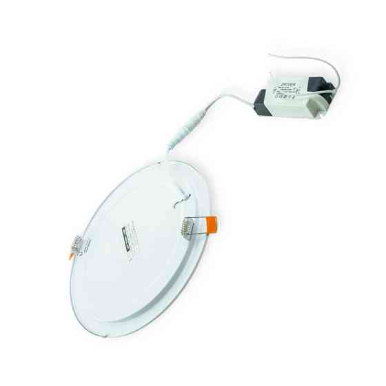 Потолочный светильник SILVER 18W 4100K 225*20*20см метал.корпус Мукачево