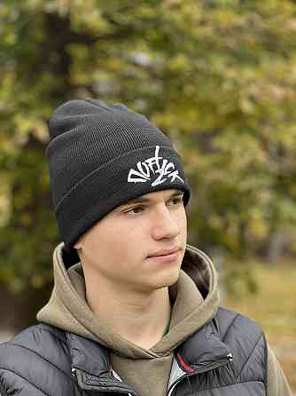 Чорна шапка з принтом PОFICK Черновцы