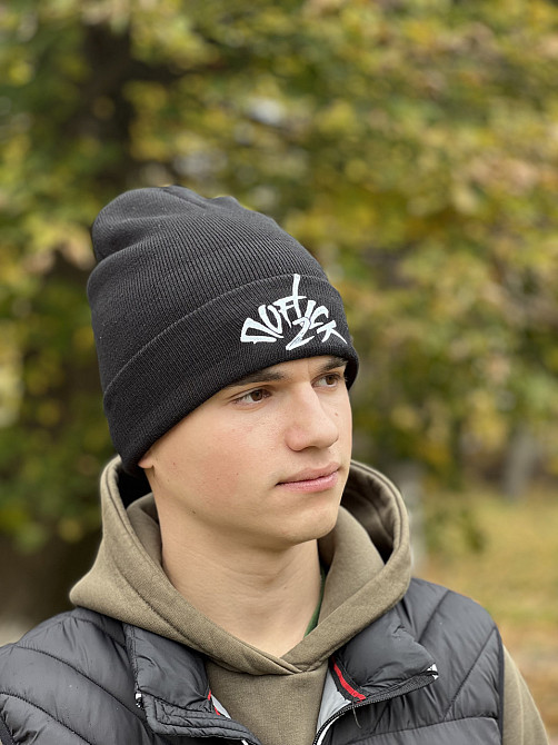 Чорна шапка з принтом PОFICK Черновцы - изображение 1