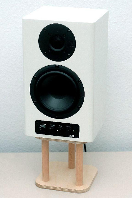 Стойка под акустику 