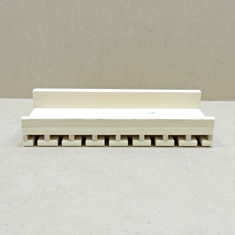 Настенная винная полка 