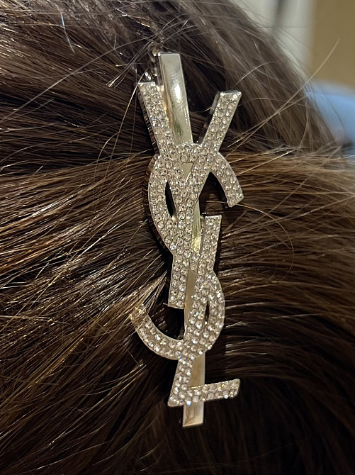 Заколка YSL Ив Сен Лоран в форме логотипа с россыпью циркония, посеребрение Одесса - изображение 1