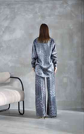 Жіночий легкий прогулянковий леопардовий костюм-двійка: сорочка та штани Сірий, 48 Одеса