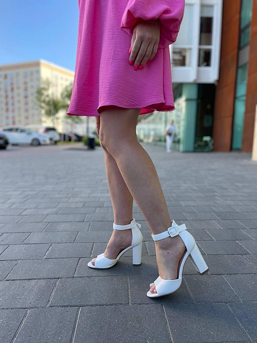 L&M Білі босоніжки літні жіночі на підборах еко-шкіра L&M F52-3 р. 38-40 / Стильне жіноче взутт Коломия - фото 1