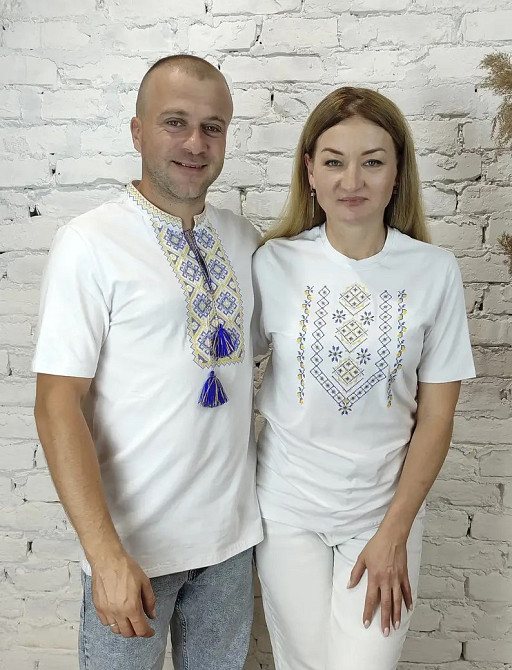 Женская белоснежная вышиванка - футболка с желто голубым орнаментом Киев - изображение 2